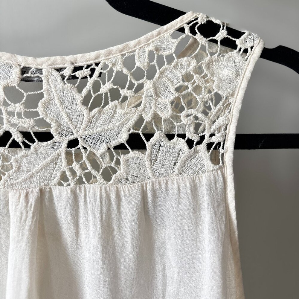 Zara • Boho Bohemian Cream Lace Crochet Sleeveless Blouse - Picture 4 of 8